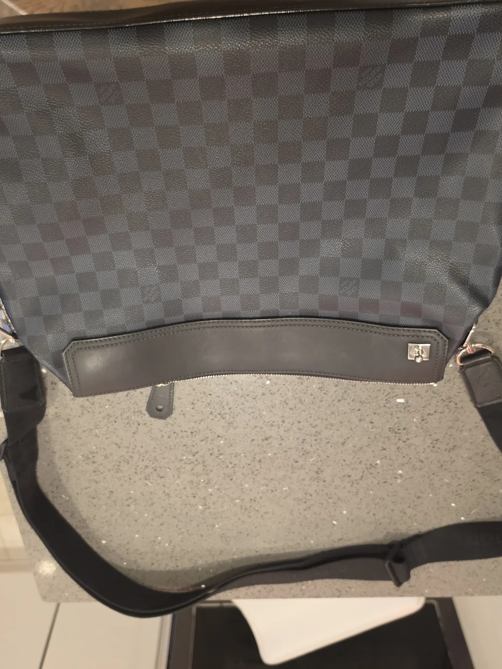 Louis Vuitton Damier Cobalt Greenwich Messenger Excellent/ Mint Condition